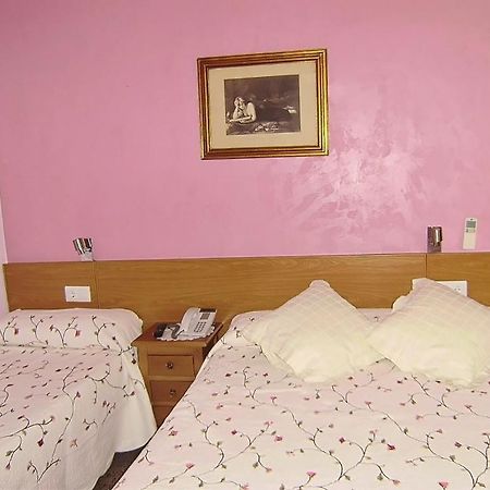 Hostal Miguel Angel Madrid Exteriör bild